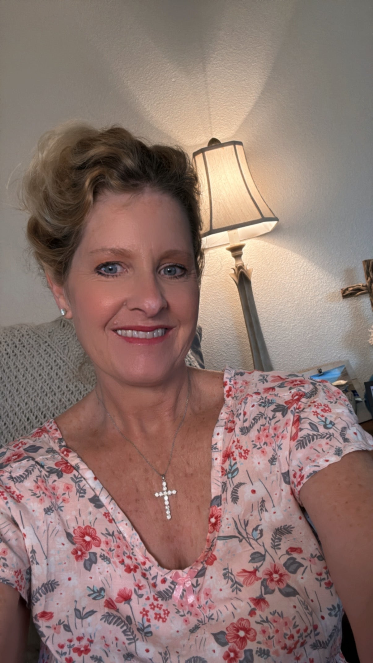 Adored – 925 Sterling Silver Moissanite Cross Necklace